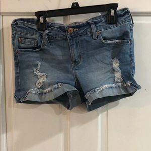 Light wash stretchy jean shorts